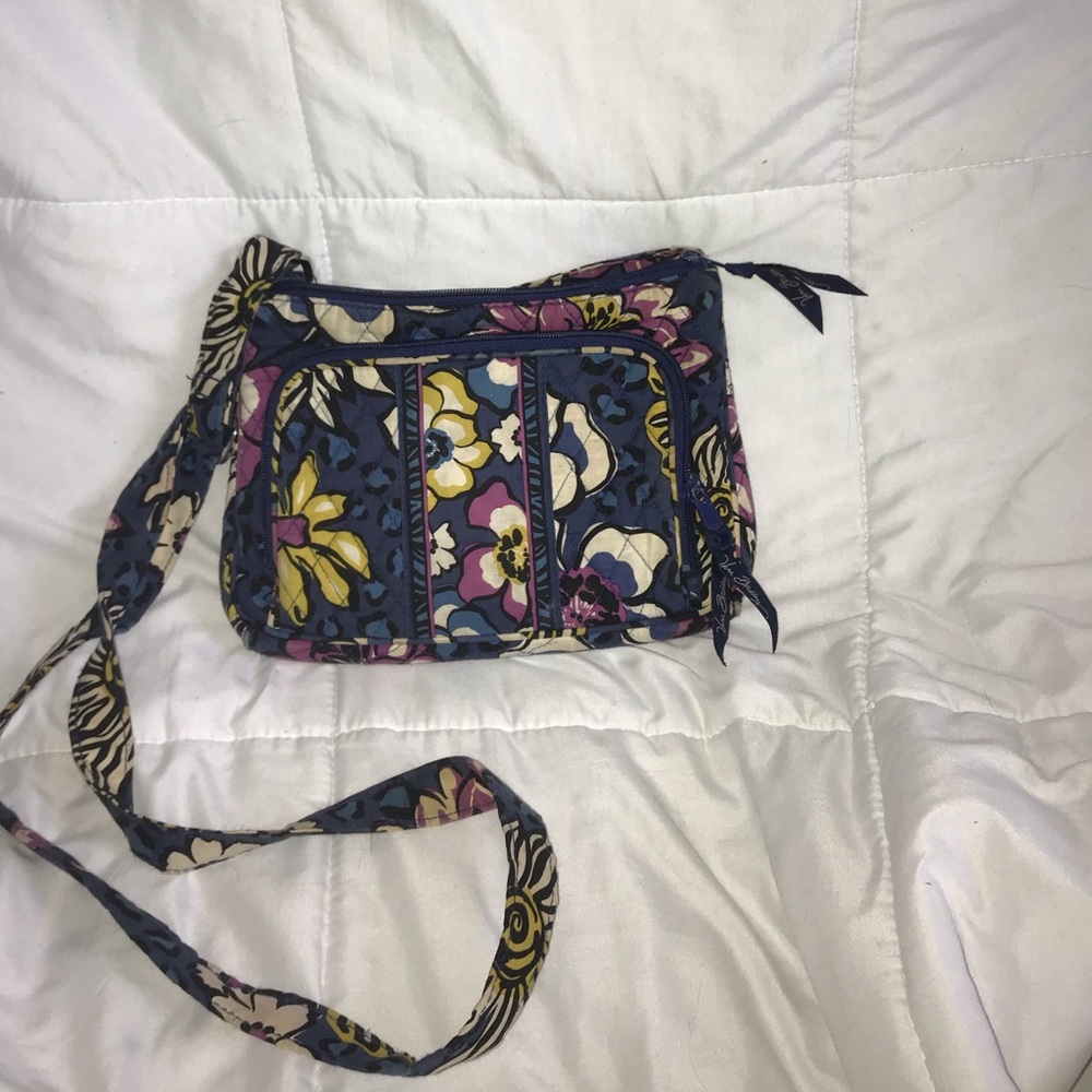 VERA BRADLEY CROSS BODY BAG